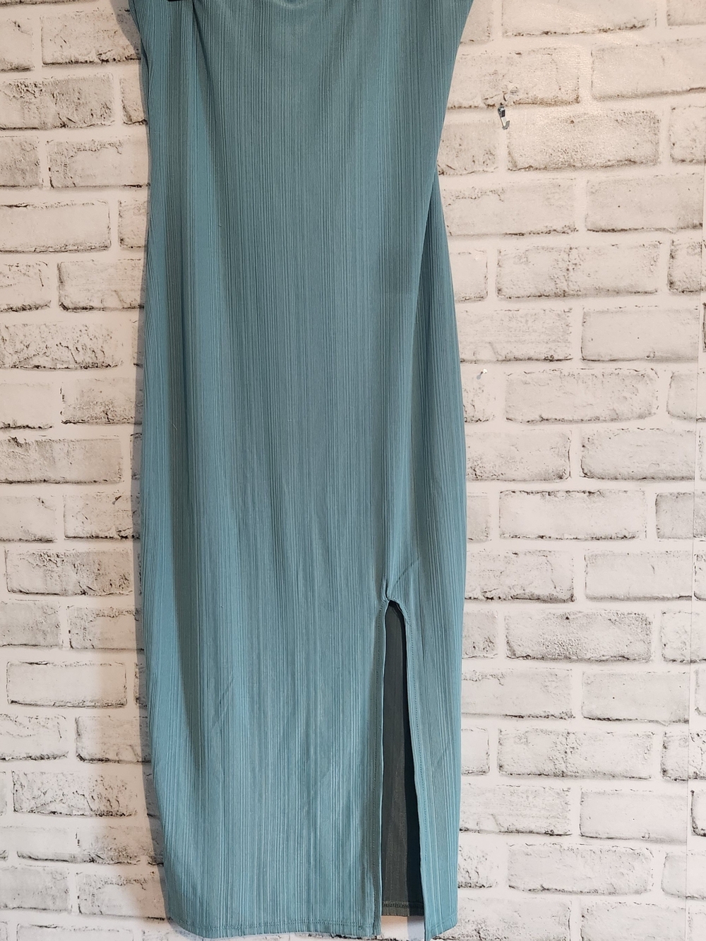 Fashion Nova Ribbed Midi Dress- Light Green, Size M Slit, NWT